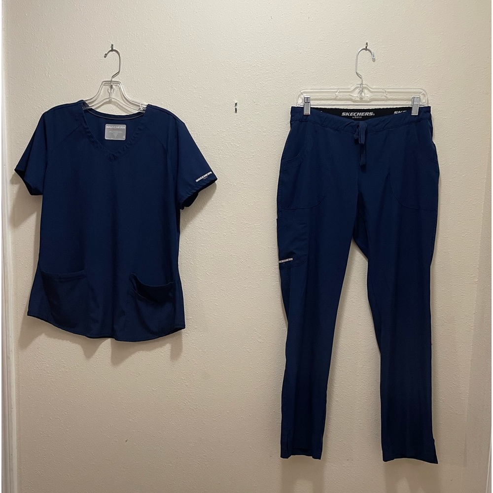 Skechers by Barco navy blue medium scrub set